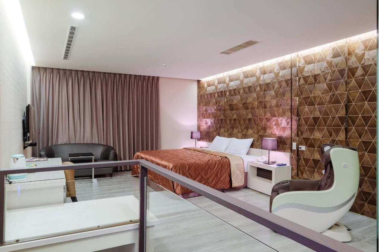 Foxdou Business Motel Tainan Extérieur photo