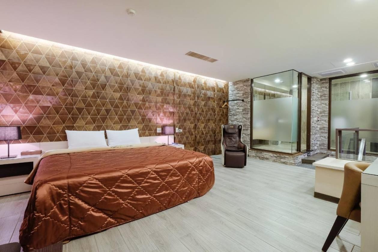 Foxdou Business Motel Tainan Extérieur photo